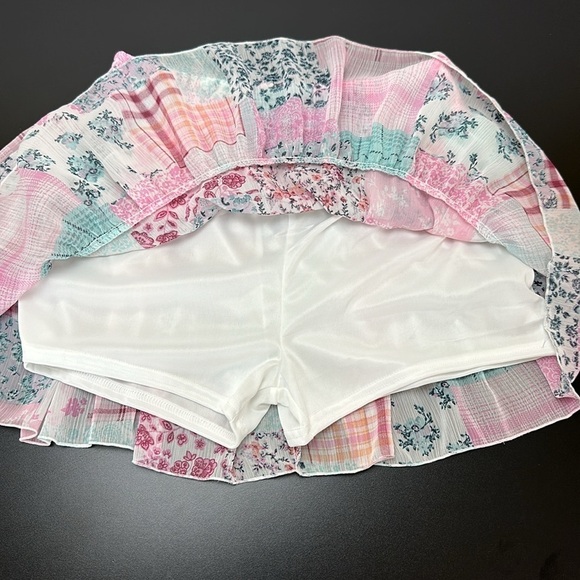 Madden NYC Smocked Double Ruffle Skort Sz L Floral Patchwork Print Flowy Prairie - Picture 2 of 12